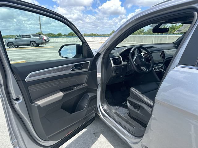 Used 2022 Volkswagen Atlas Cross Sport SE FWD image 22