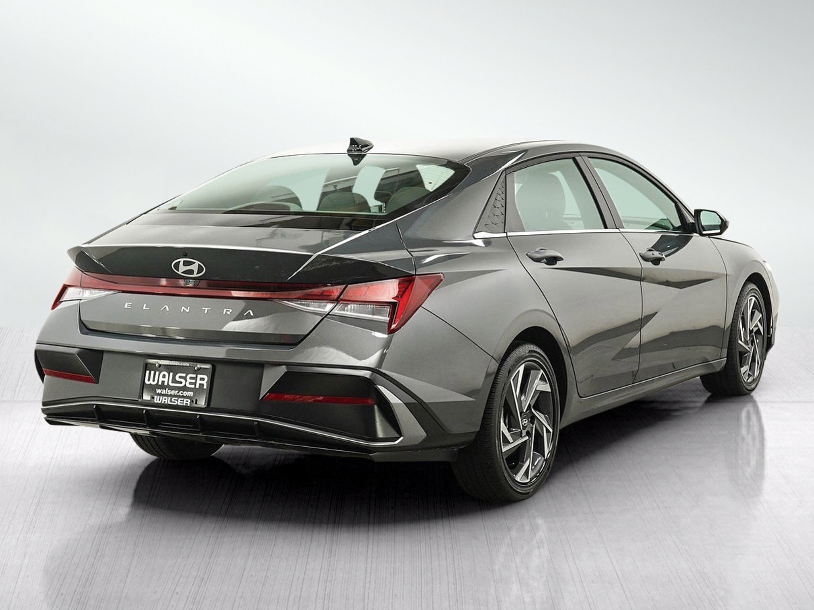 Used 2025 Hyundai Elantra SEL FWD image 5