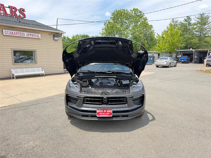 Used 2025 Porsche Macan Turbo AWD/4WD image 30