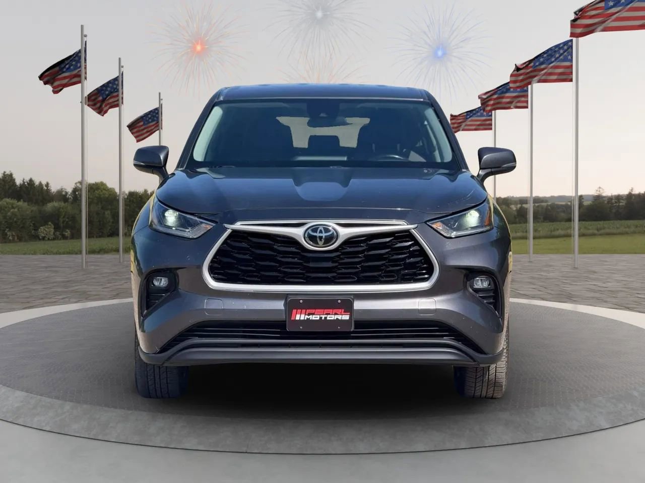 Used 2021 Toyota Highlander LE image 2