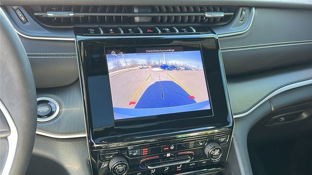 Used 2023 Jeep Grand Cherokee L Laredo AWD/4WD image 19