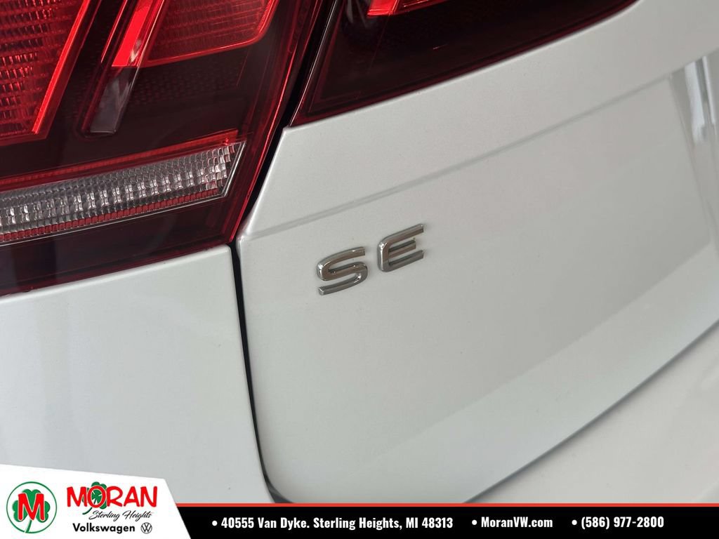 Certified 2023 Volkswagen Tiguan SE R-Line AWD/4WD image 10