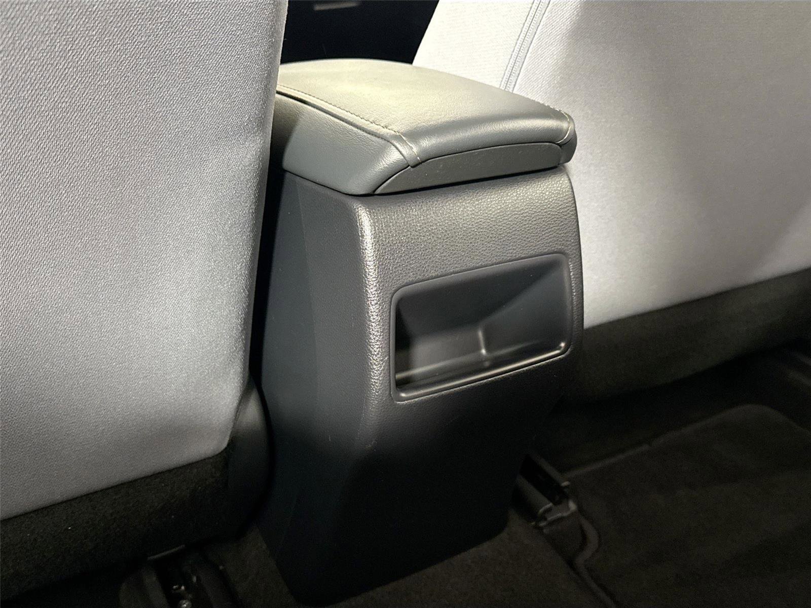 Certified 2022 Toyota Corolla SE w/ Carpet Mat Package (TMS) FWD image 32
