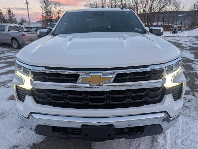 Used 2023 Chevrolet Silverado 1500 LT AWD/4WD image 2