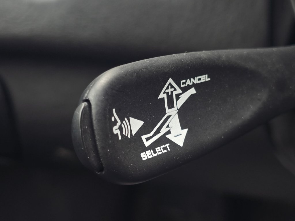 Used 2022 McLaren GT RWD image 35