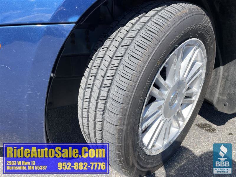 Used 2009 Chrysler Sebring Touring w/ Electronics Convenience Group FWD image 24