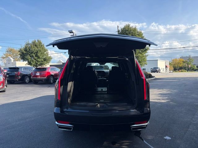 Used 2022 Cadillac Escalade ESV Premium Luxury AWD/4WD image 6
