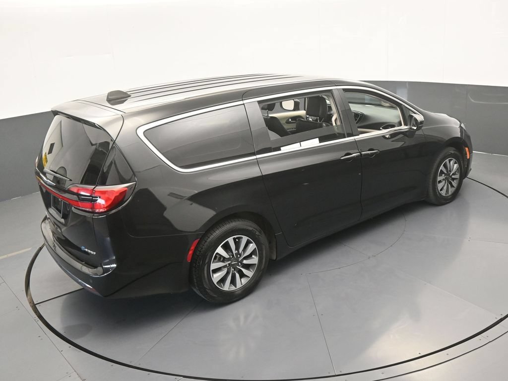 Used 2023 Chrysler Pacifica Touring-L FWD image 56