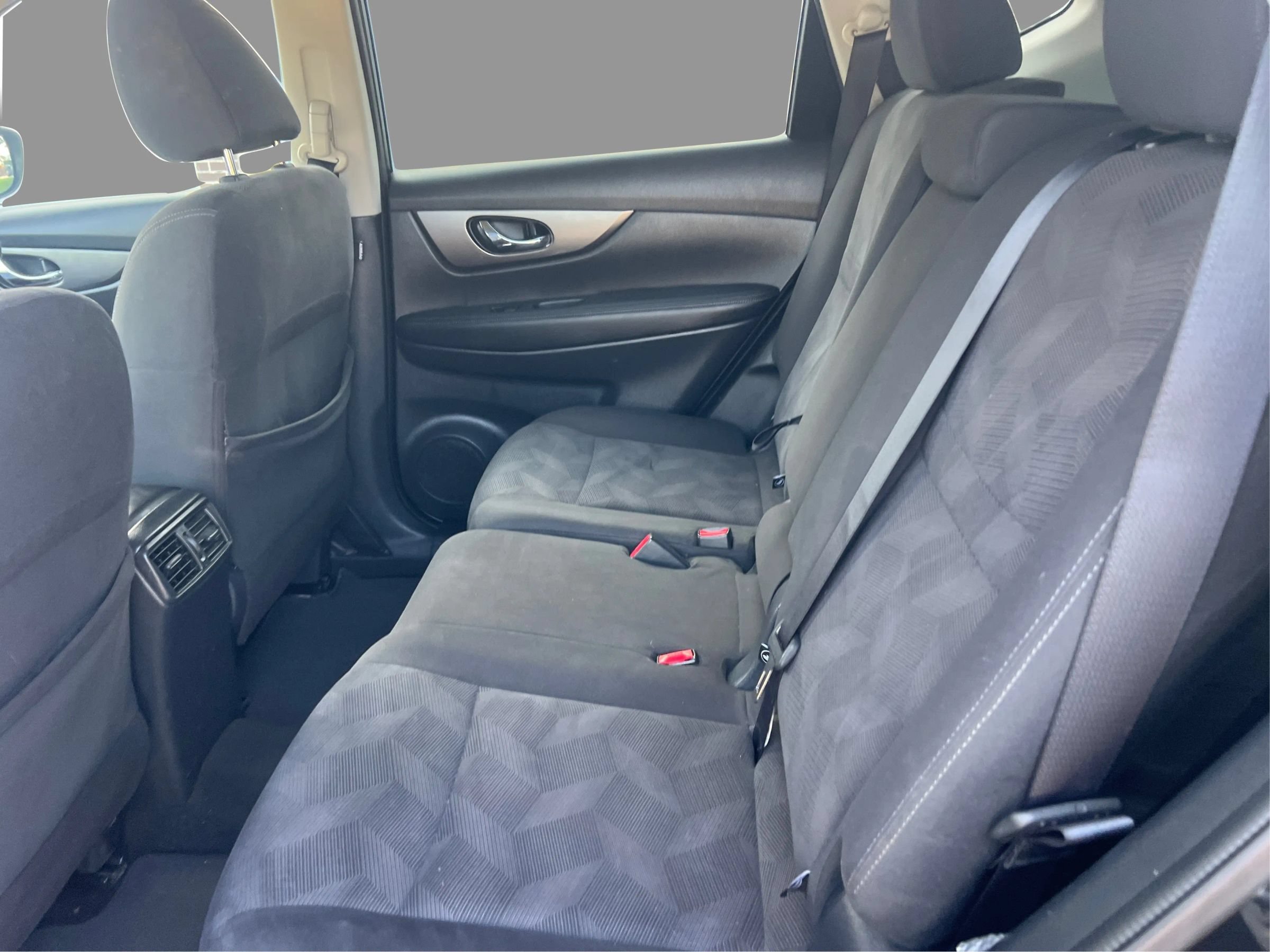 Used 2016 Nissan Rogue SV AWD/4WD image 11