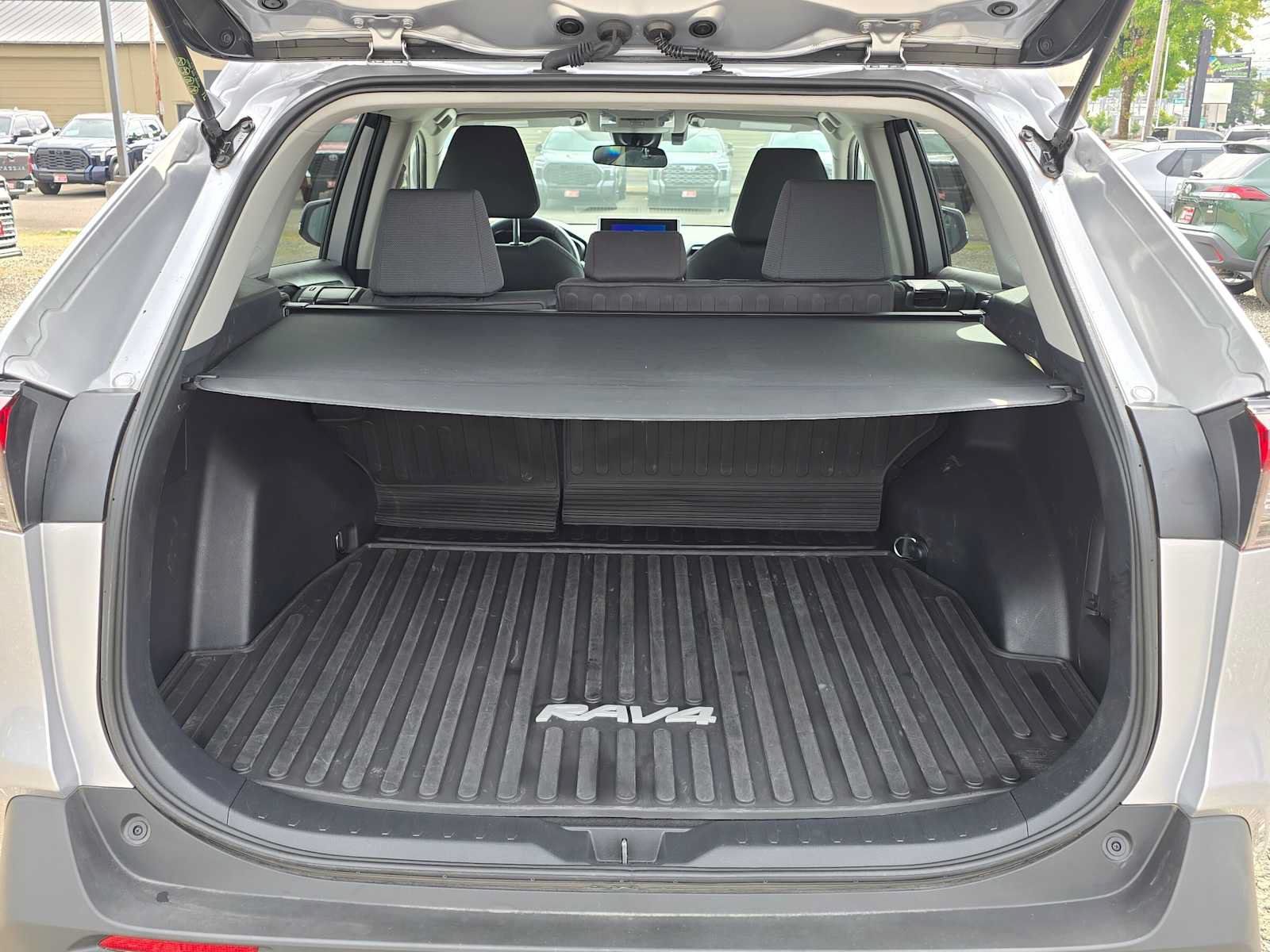 Used 2025 Toyota RAV4 XLE w/ Weather Package AWD/4WD image 14