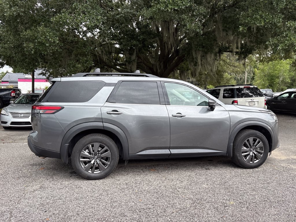 Used 2022 Nissan Pathfinder SV w/ SV Premium Package FWD image 19