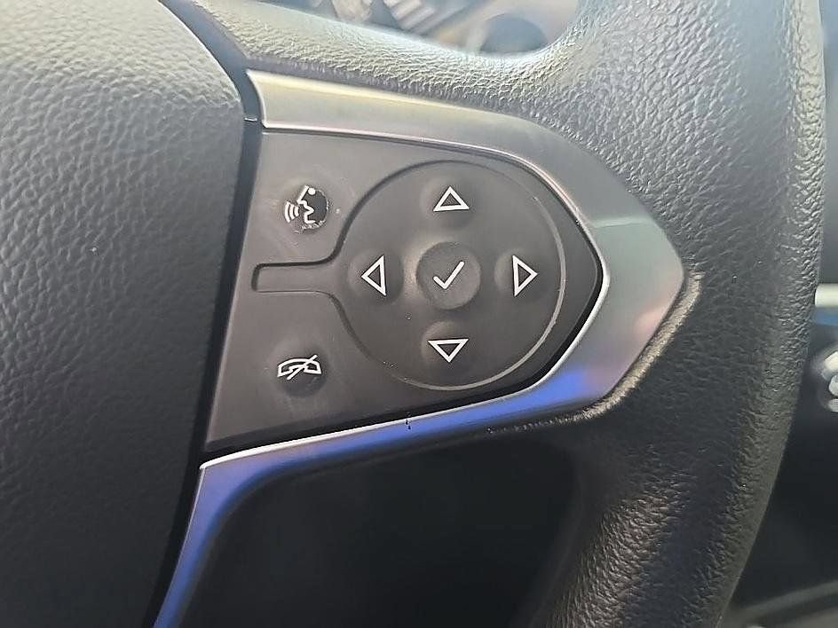 Used 2023 Chevrolet Traverse LS AWD/4WD image 18