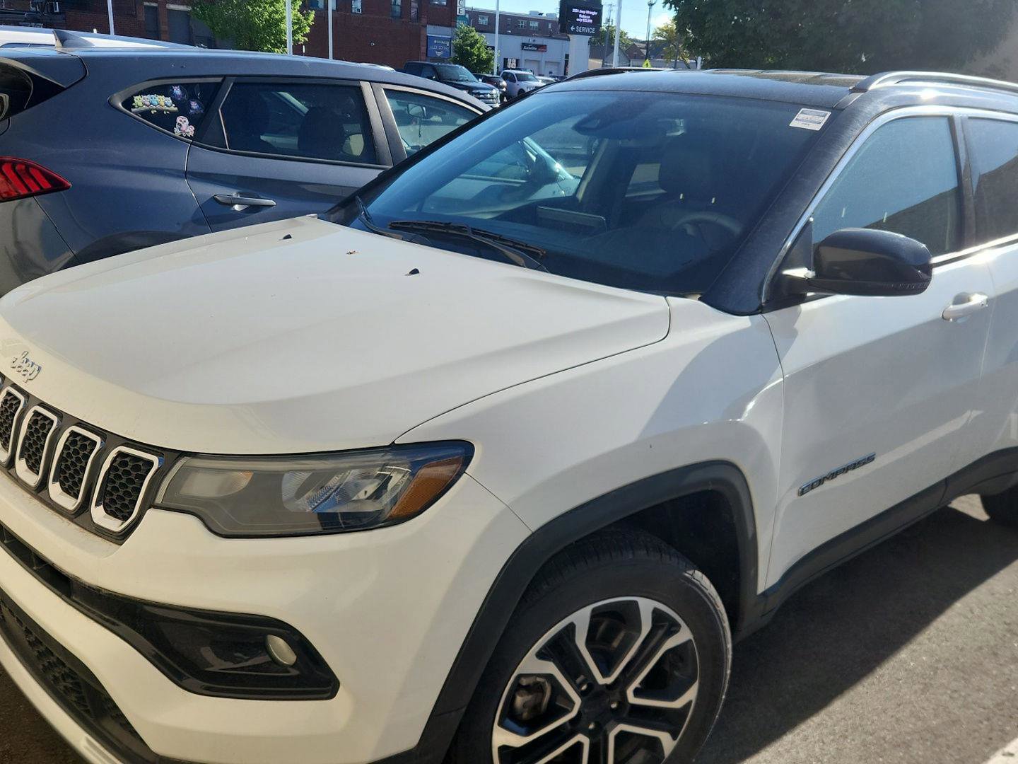 Used 2023 Jeep Compass Limited AWD/4WD image 9
