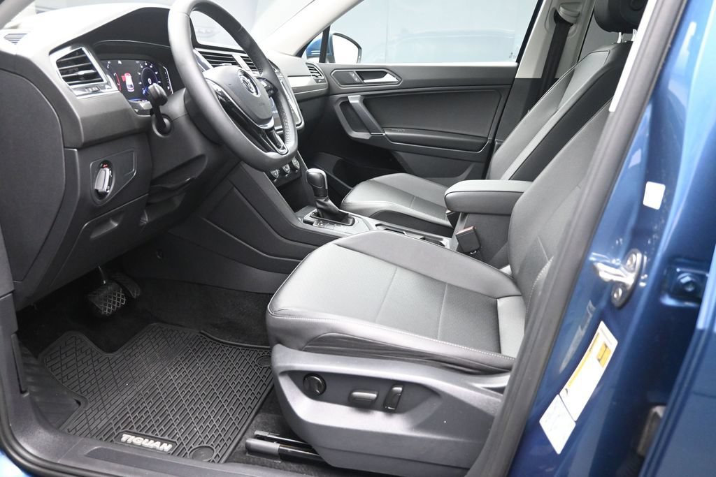 Used 2020 Volkswagen Tiguan SEL FWD image 17