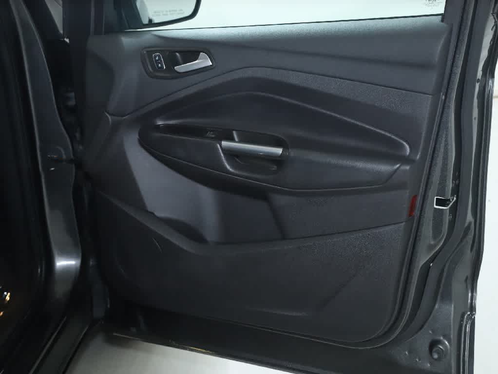 Used 2017 Ford Escape SE w/ Equipment Group 201A FWD image 35