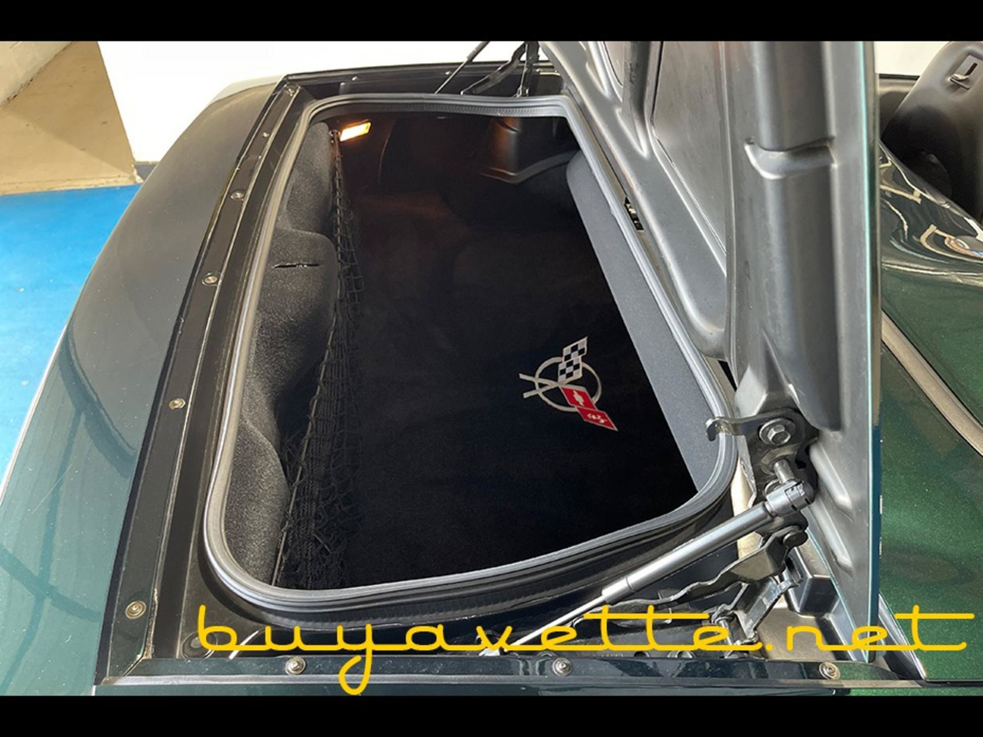 Used 2001 Chevrolet Corvette Convertible w/ Preferred Equipment Group2 RWD image 26