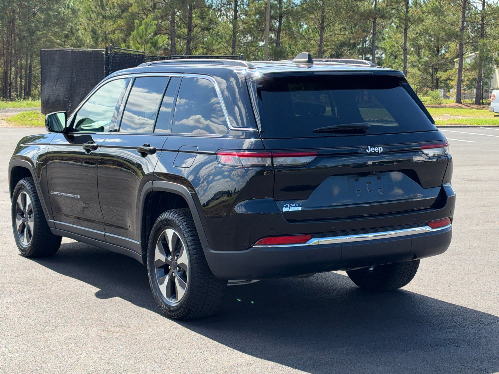 Used 2024 Jeep Grand Cherokee Limited 4xe AWD/4WD image 7