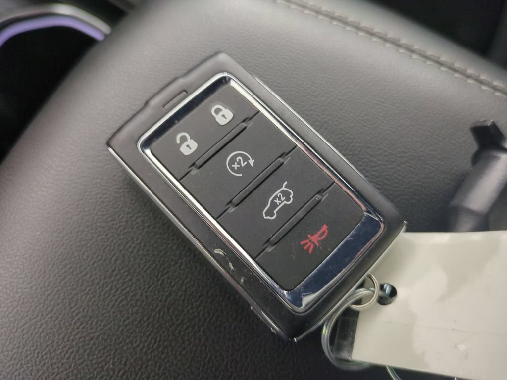 Used 2025 Jeep Grand Cherokee Laredo w/ Luxury Tech Group I AWD/4WD image 37