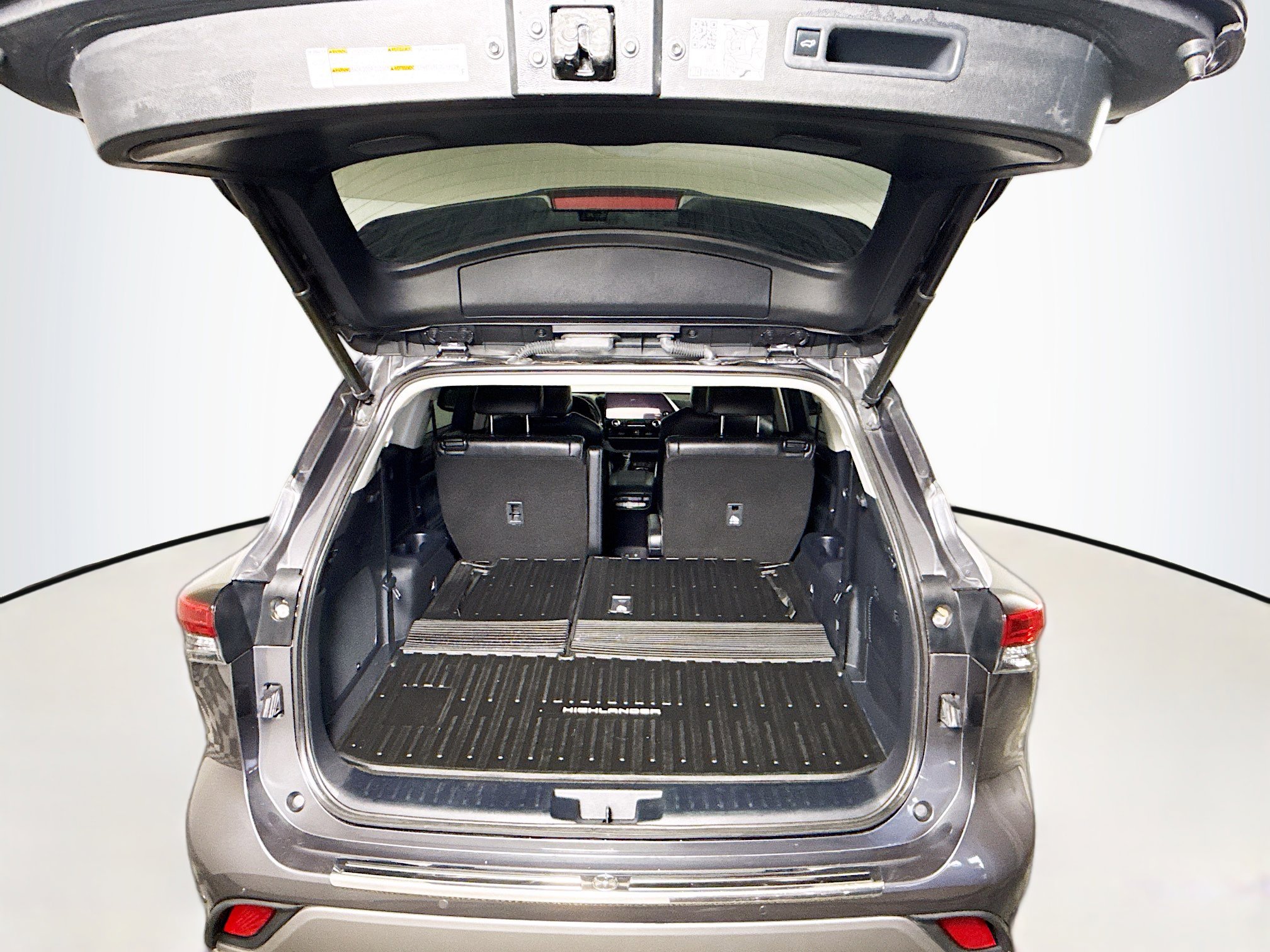 Used 2023 Toyota Highlander Platinum AWD/4WD image 25
