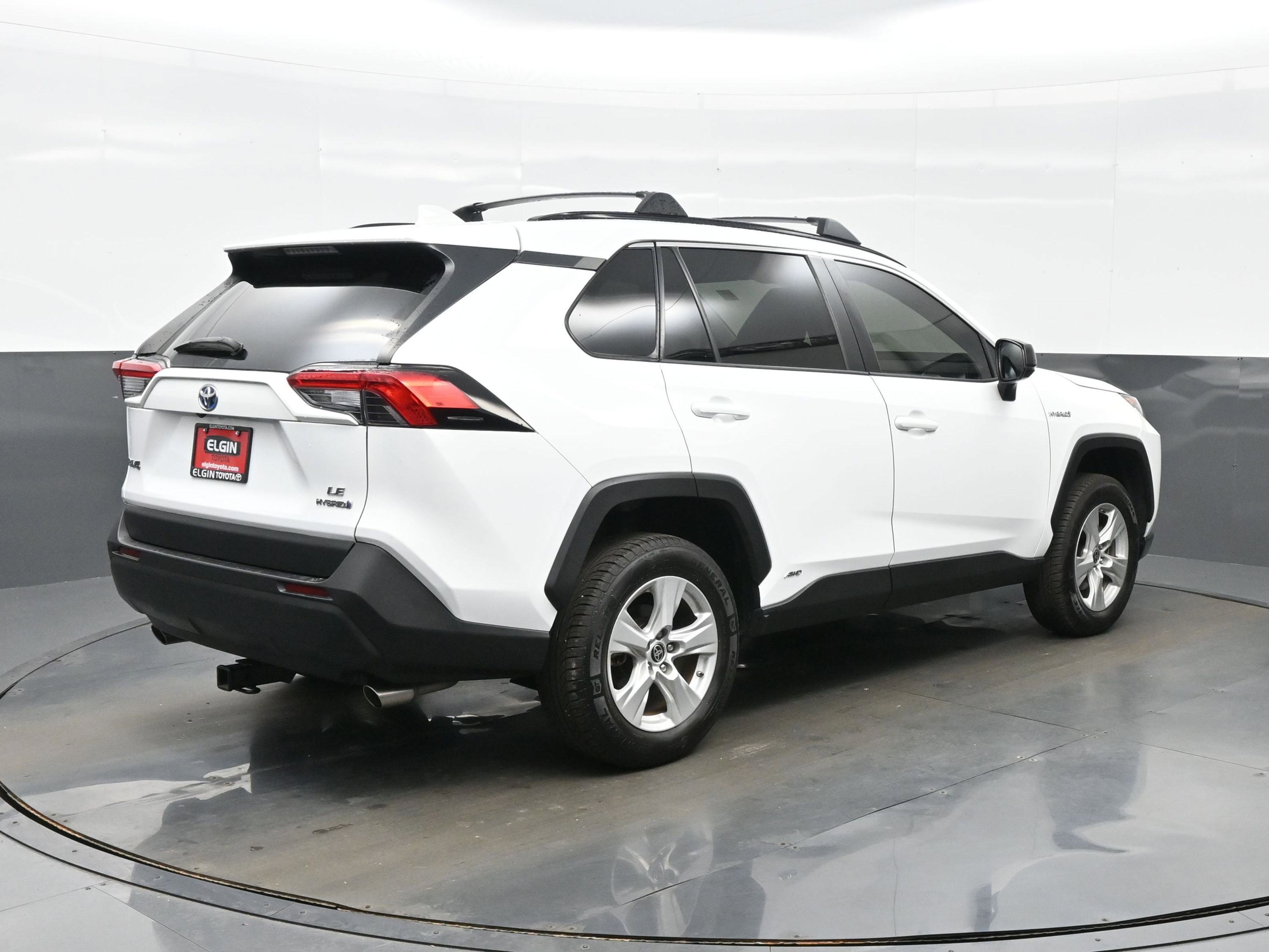 Used 2021 Toyota RAV4 LE AWD/4WD image 6