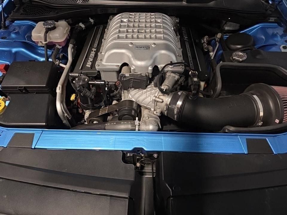 Used 2016 Dodge Challenger SRT Hellcat RWD image 9