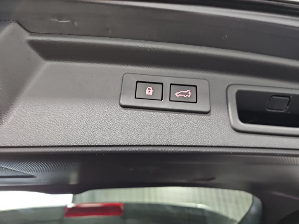 Used 2022 Subaru Forester Premium AWD/4WD image 13