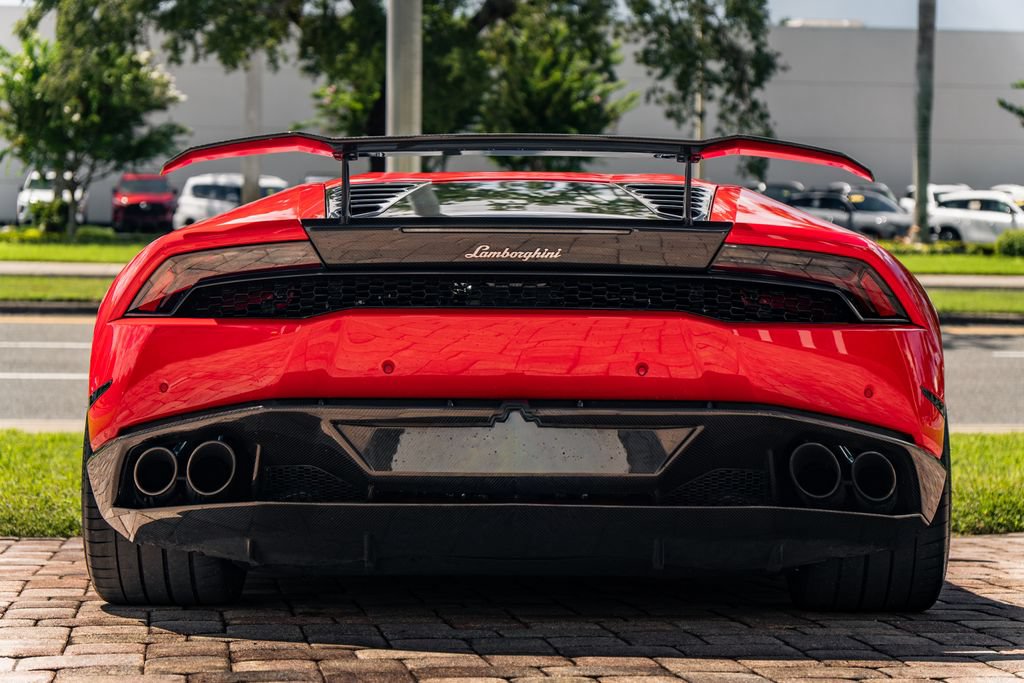 Used 2016 Lamborghini Huracan LP 610-4 AWD/4WD image 4