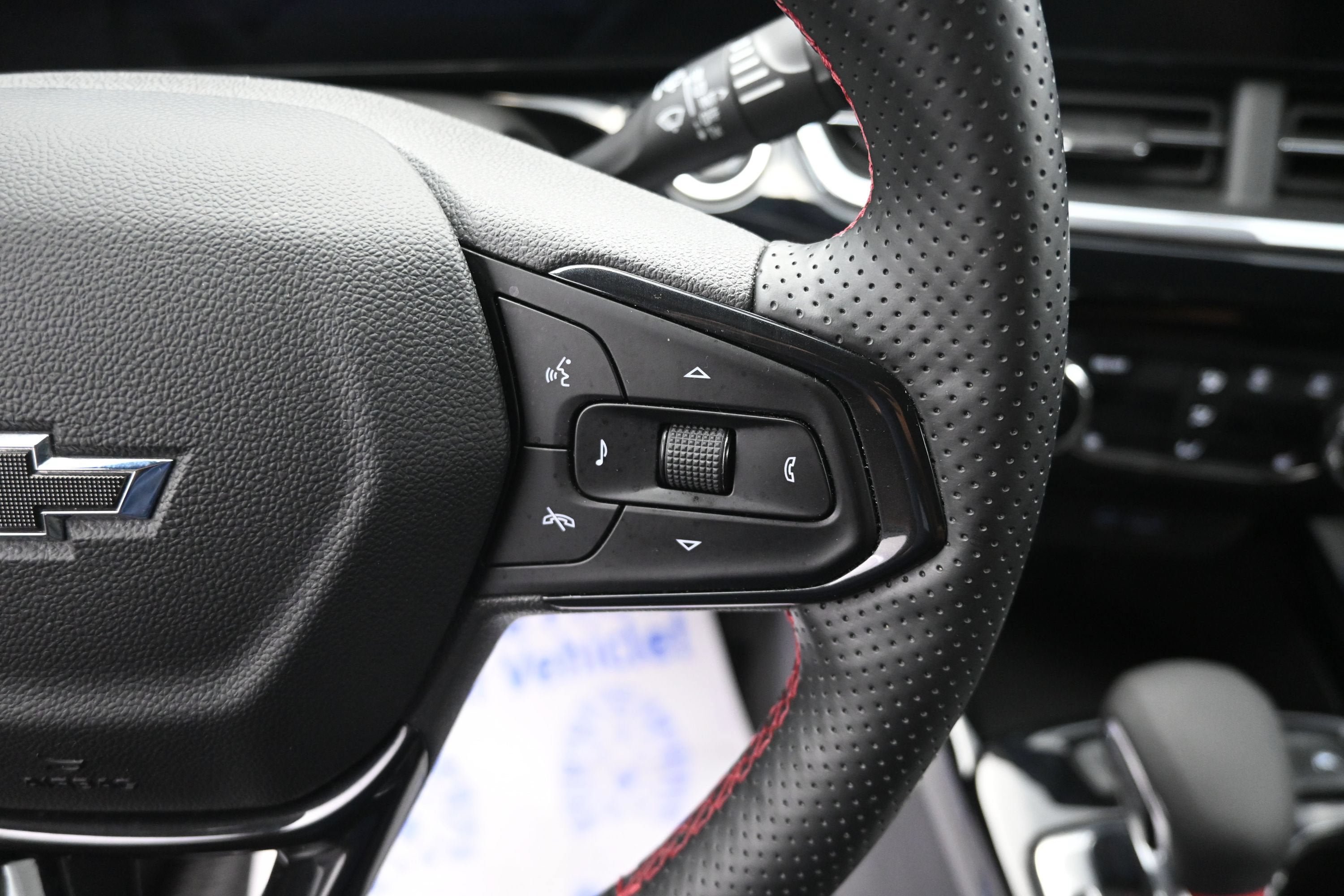 Used 2025 Chevrolet Trax RS w/ Driver Confidence Package FWD image 13