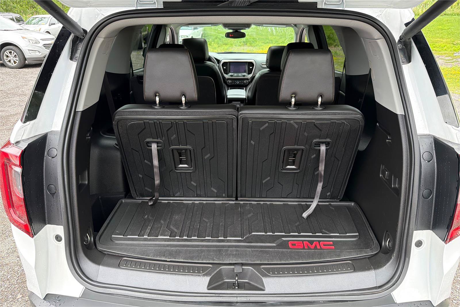 Used 2023 GMC Acadia AT4 w/ Technology Package AWD/4WD image 12