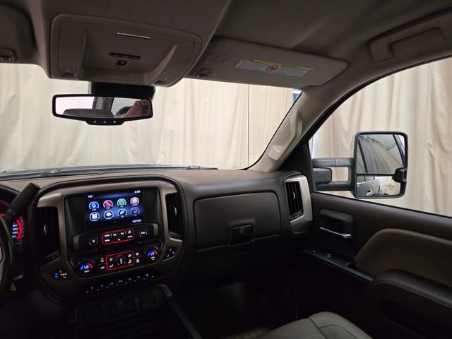 Used 2015 GMC Sierra 2500 Denali w/ Duramax Plus Package AWD/4WD image 32