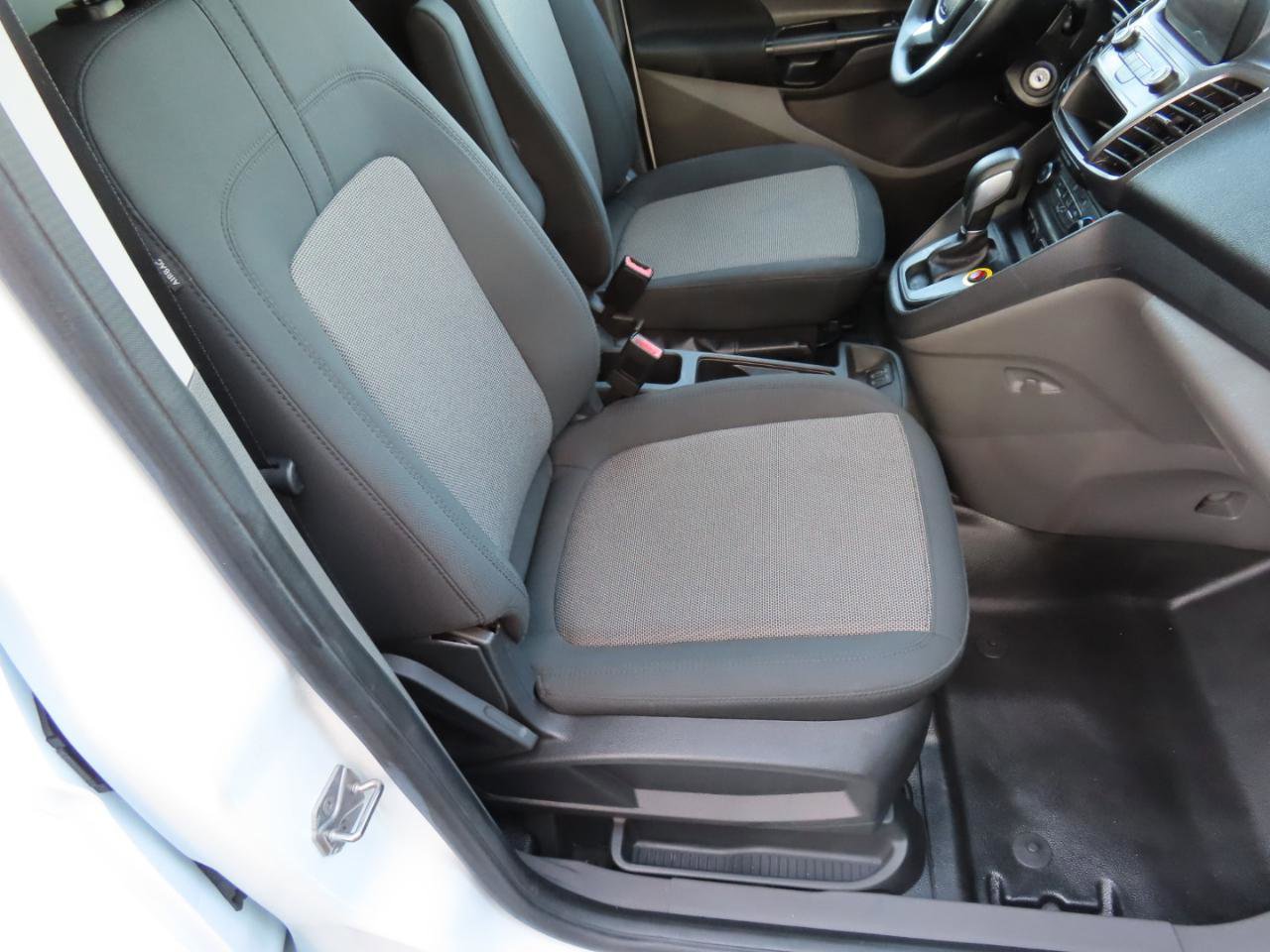 Used 2020 Ford Transit Connect XL image 22