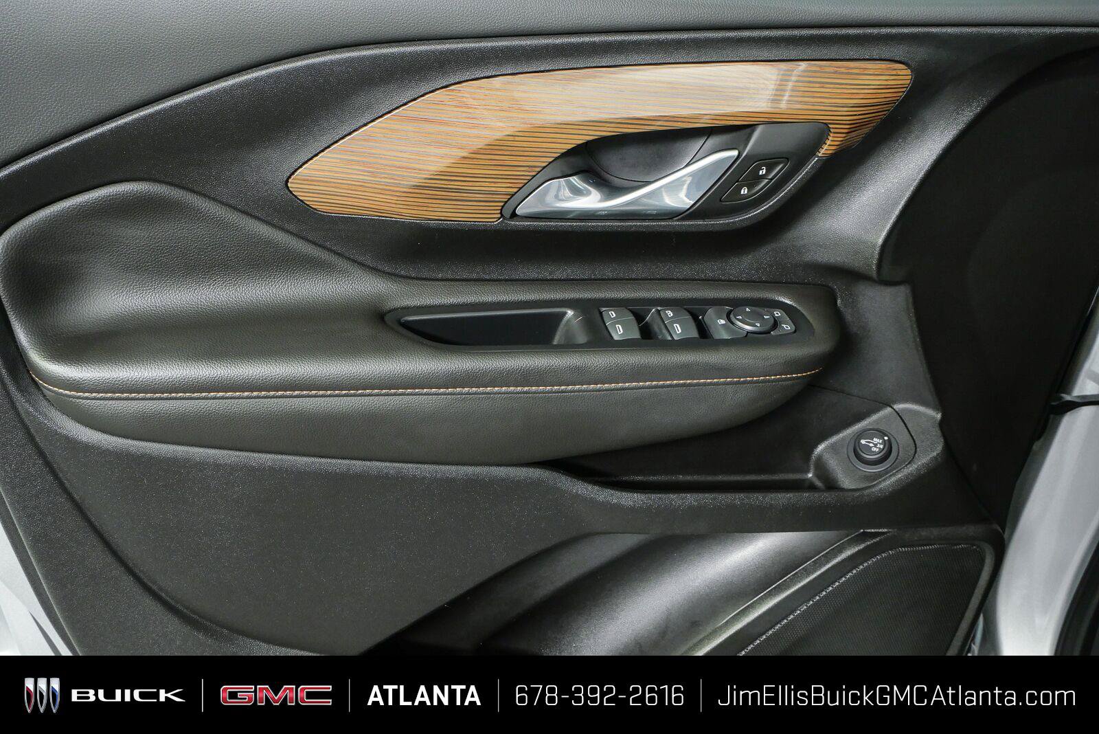 Used 2020 GMC Terrain SLE w/ Driver Convenience Package FWD image 6