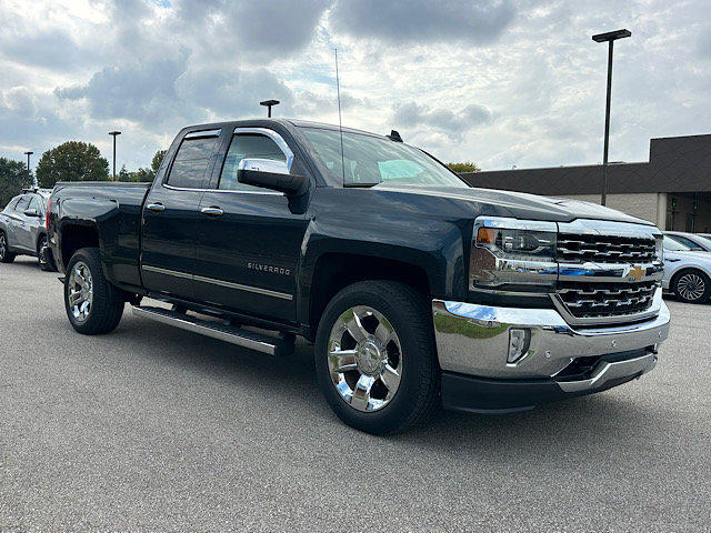 Used 2017 Chevrolet Silverado 1500 LTZ w/ Sport Package AWD/4WD image 11