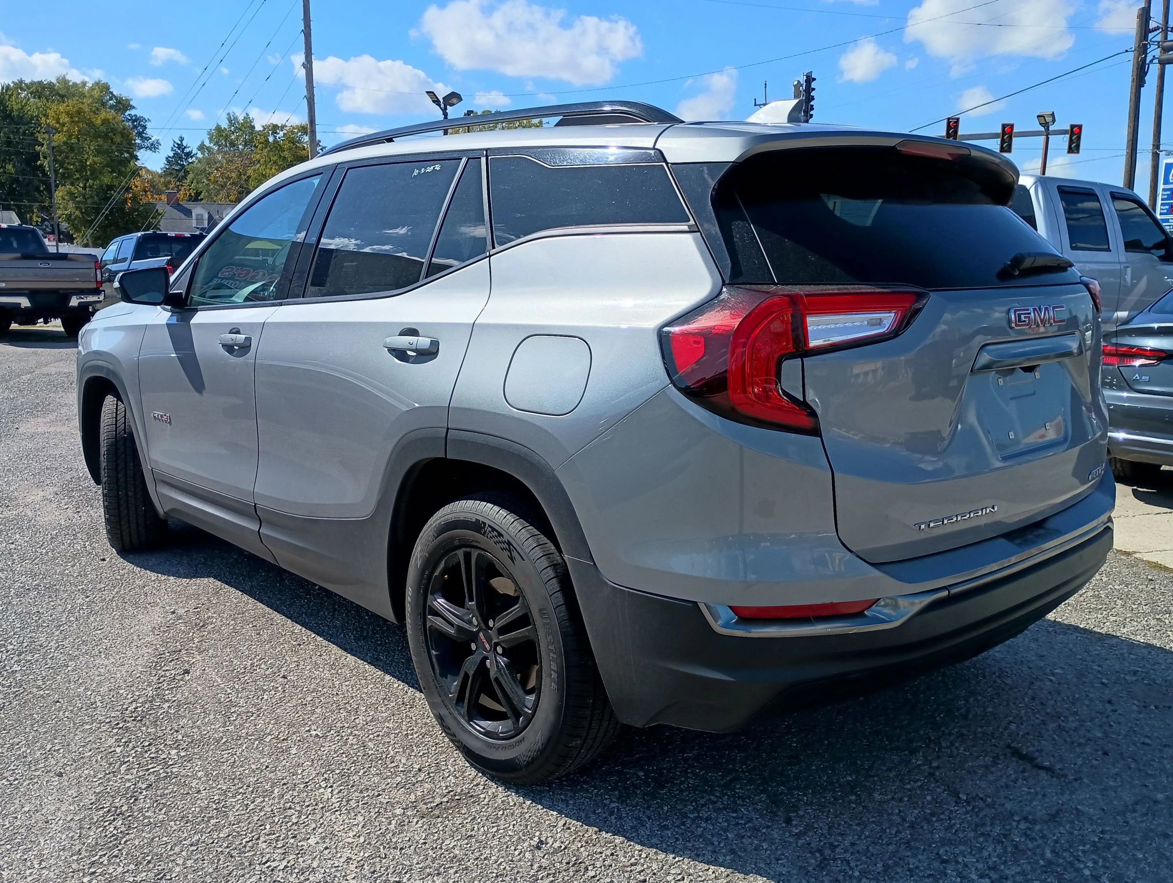 Used 2023 GMC Terrain AT4 image 5