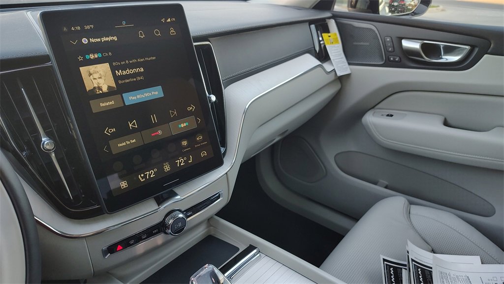 New 2026 Volvo XC60 B5 Ultra w/ Climate Package image 25