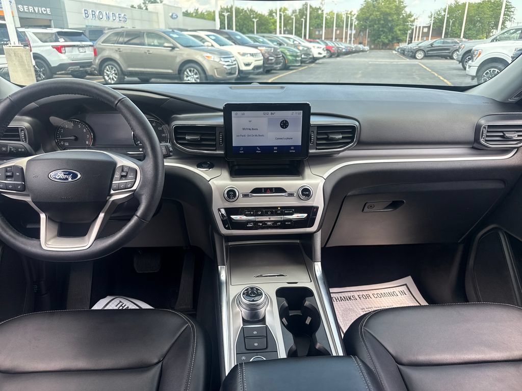Used 2024 Ford Explorer XLT w/ Equipment Group 202A AWD/4WD image 21