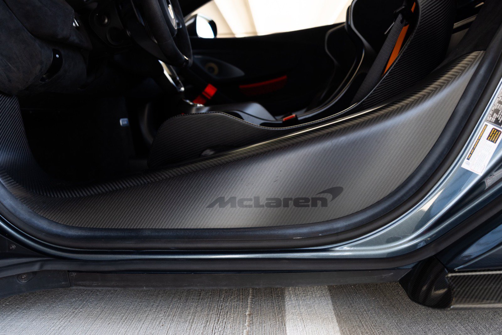 Used 2020 McLaren 620R RWD image 53