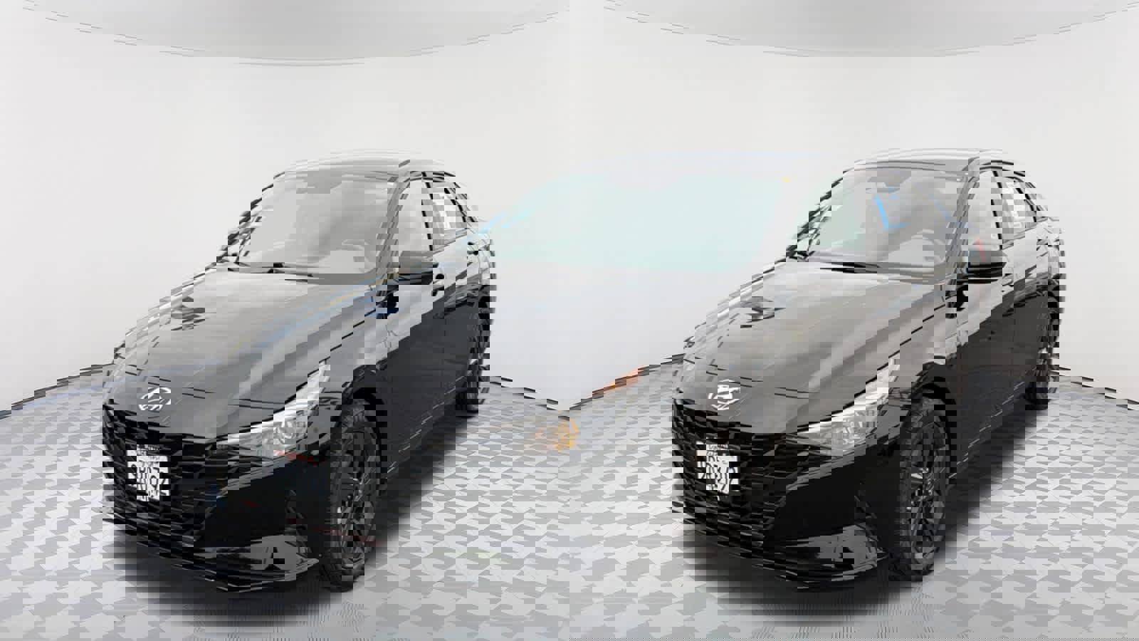 Used 2023 Hyundai Elantra SEL image 1