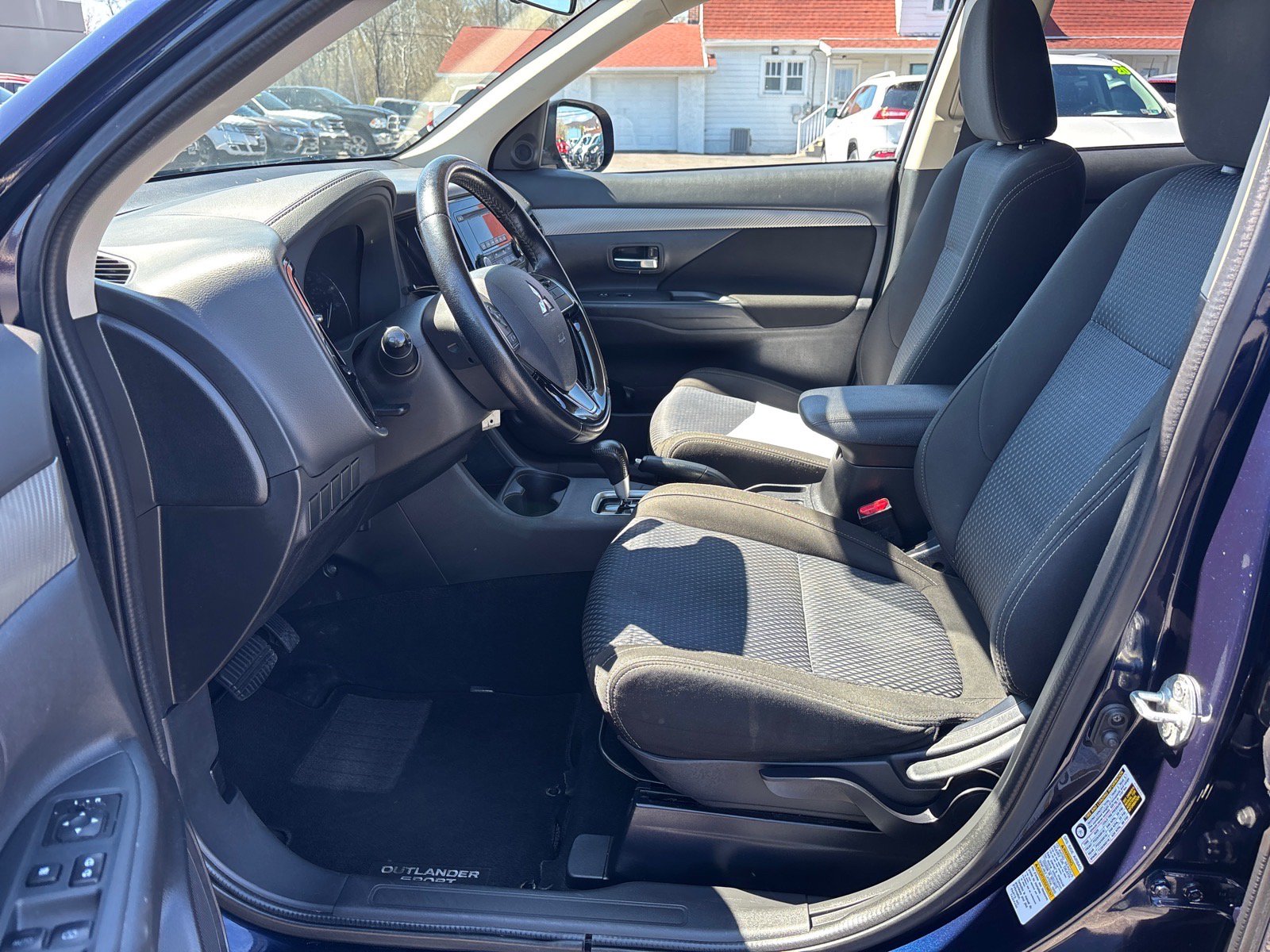 Used 2016 Mitsubishi Outlander SE AWD/4WD image 12