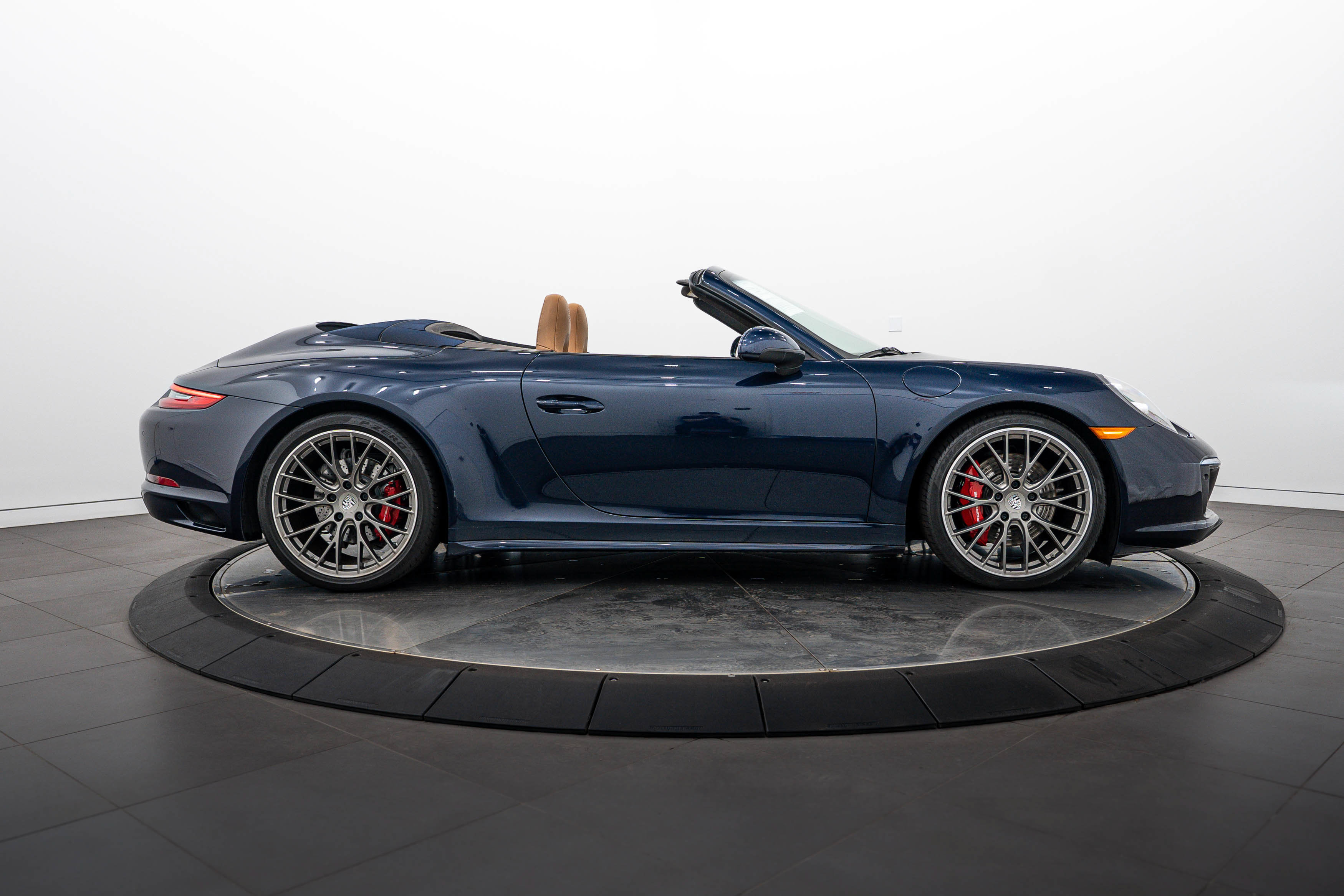 Certified 2017 Porsche 911 Carrera 4S AWD/4WD image 8