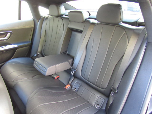 Used 2023 Mercedes-Benz EQE 350+ 4MATIC Sedan w/ Exclusive Trim Package image 17