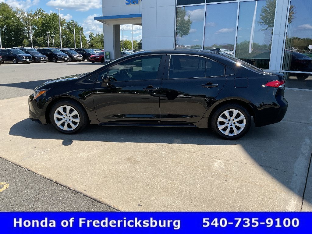 Used 2024 Toyota Corolla LE FWD image 3