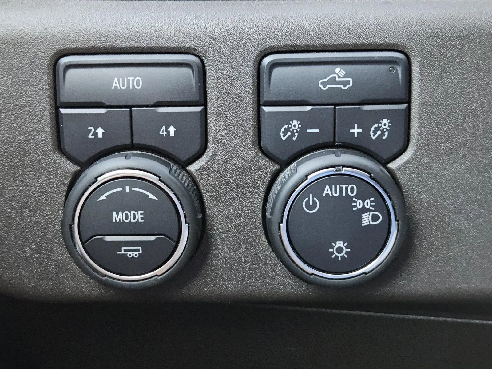 Used 2025 Chevrolet Silverado 1500 LT image 18