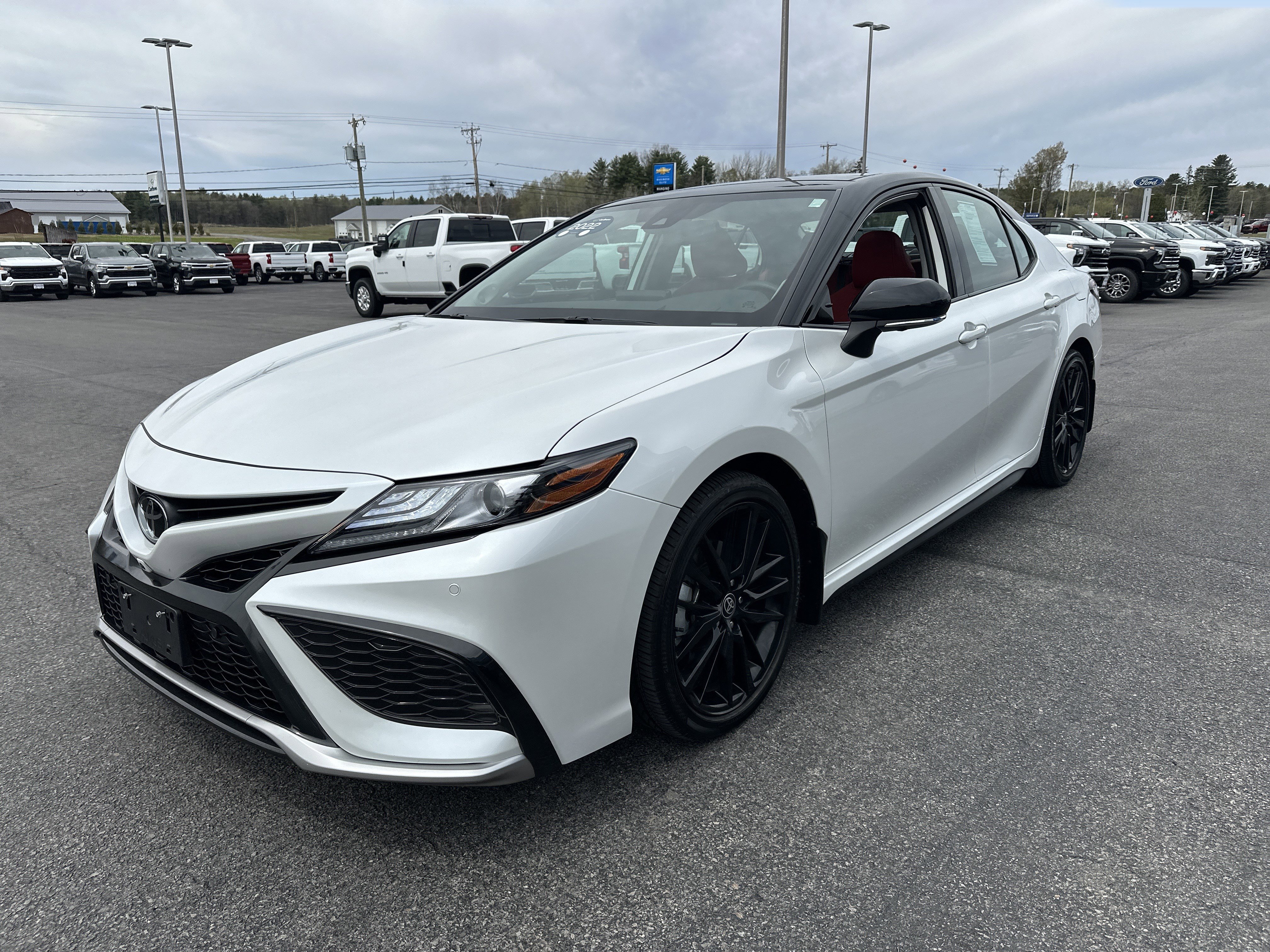 Used 2022 Toyota Camry XSE w/ Navigation Package AWD/4WD image 3