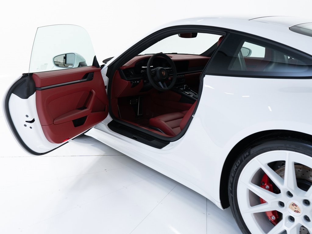 Used 2025 Porsche 911 Carrera 4 GTS image 9