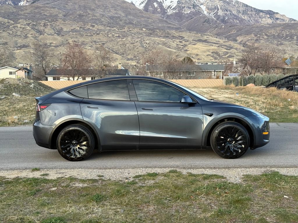 Used 2020 Tesla Model Y Long Range image 8