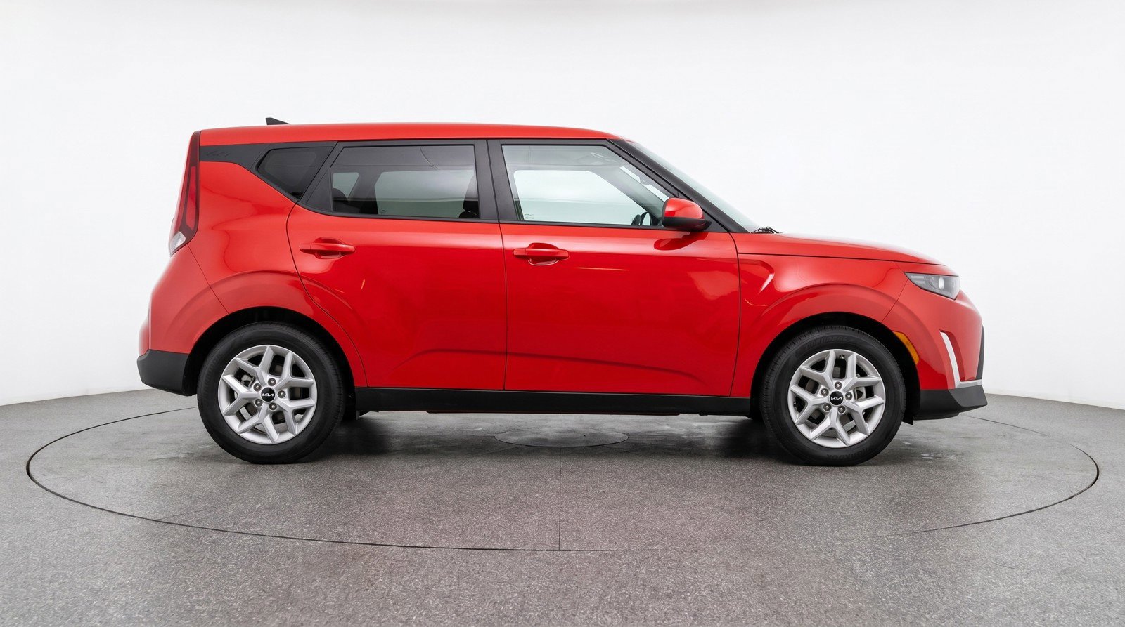 Used 2025 Kia Soul LX w/ LX Technology Package FWD image 11