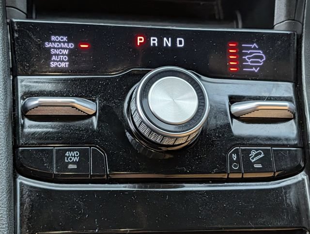 Used 2025 Jeep Grand Cherokee L Summit AWD/4WD image 16