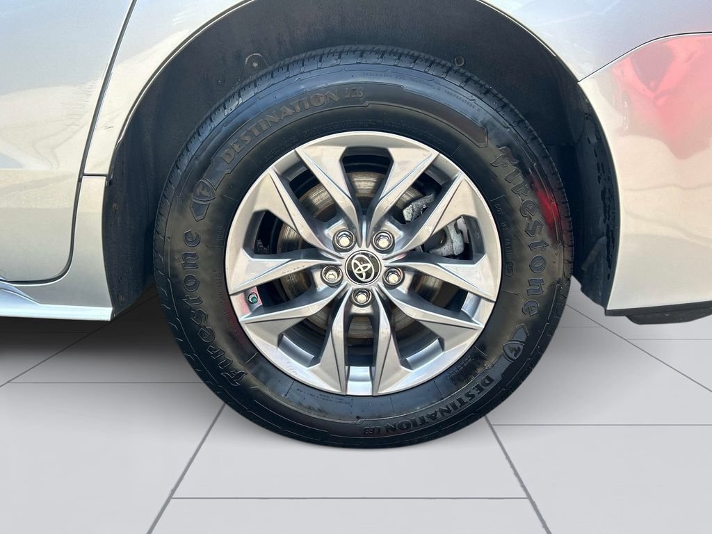 Used 2023 Toyota Sienna LE AWD/4WD image 13