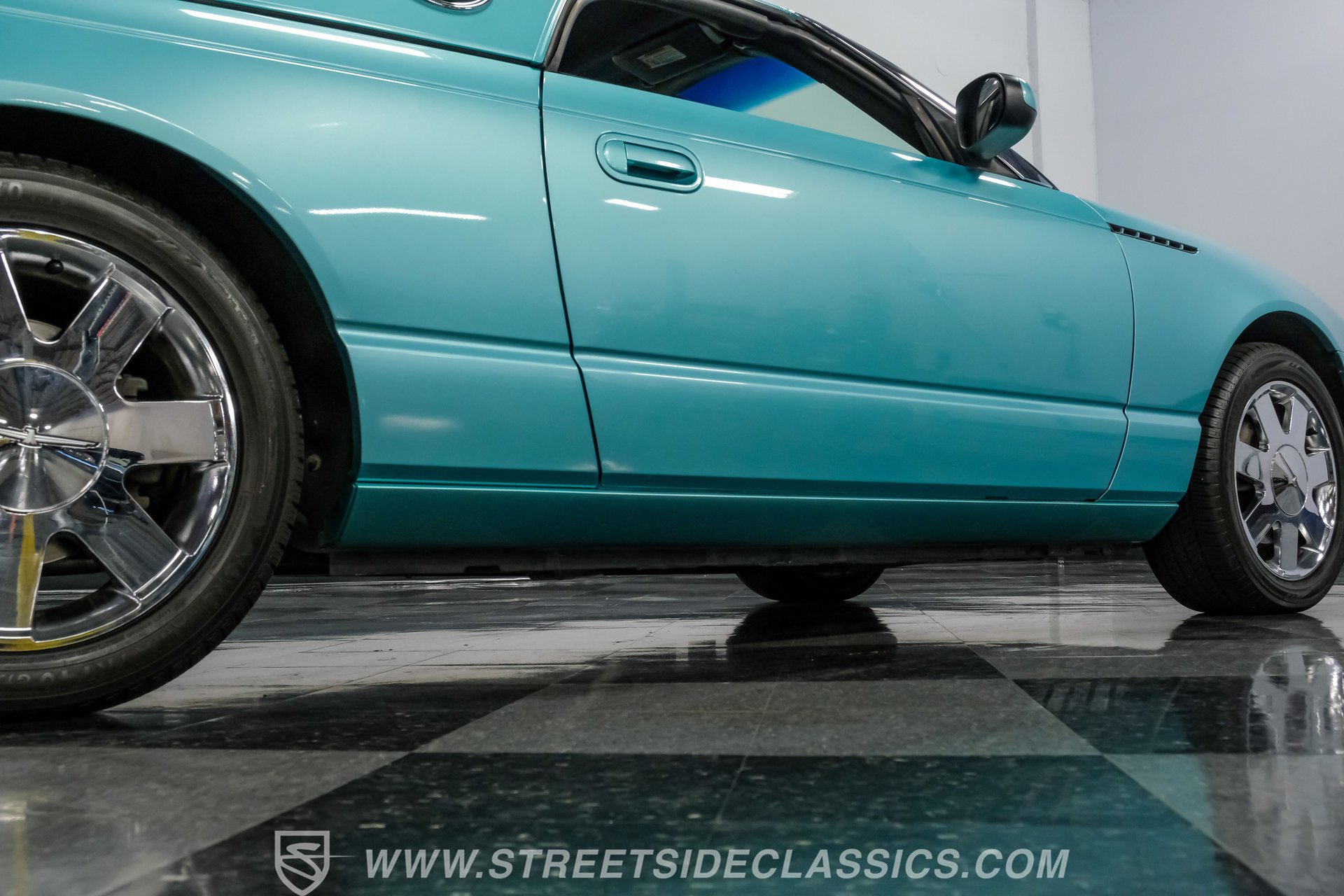 Used 2002 Ford Thunderbird RWD image 32
